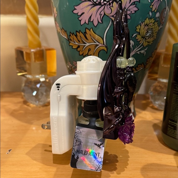 Disney Villains 7 Pc Maleficent Set - Picture 7 of 8